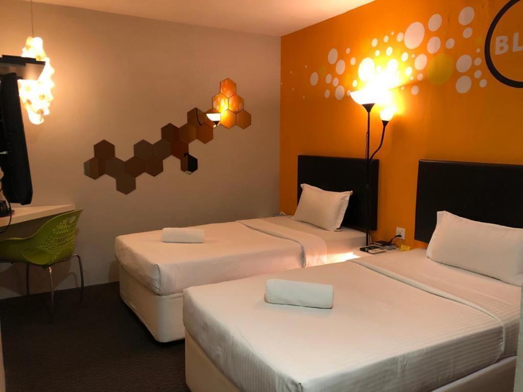 Zamburger Bliss Hotel 2*