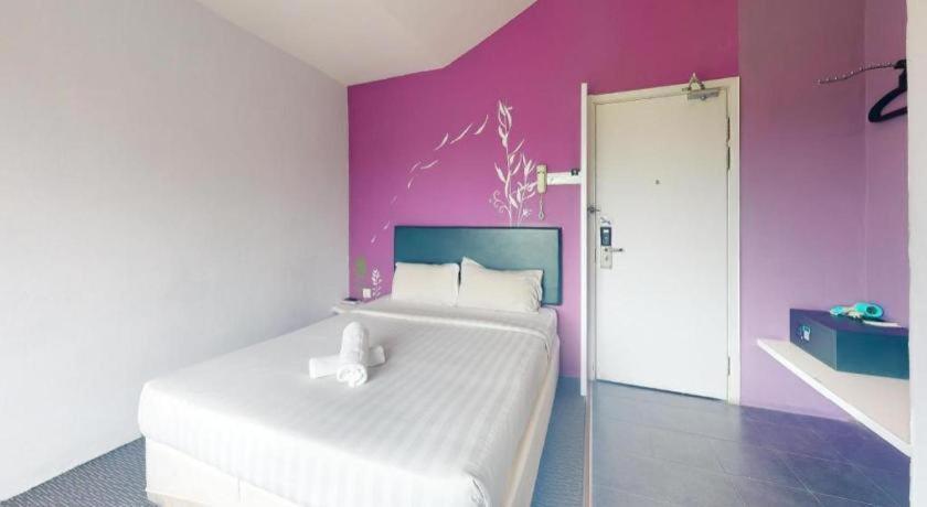 Zamburger Bliss Hotel